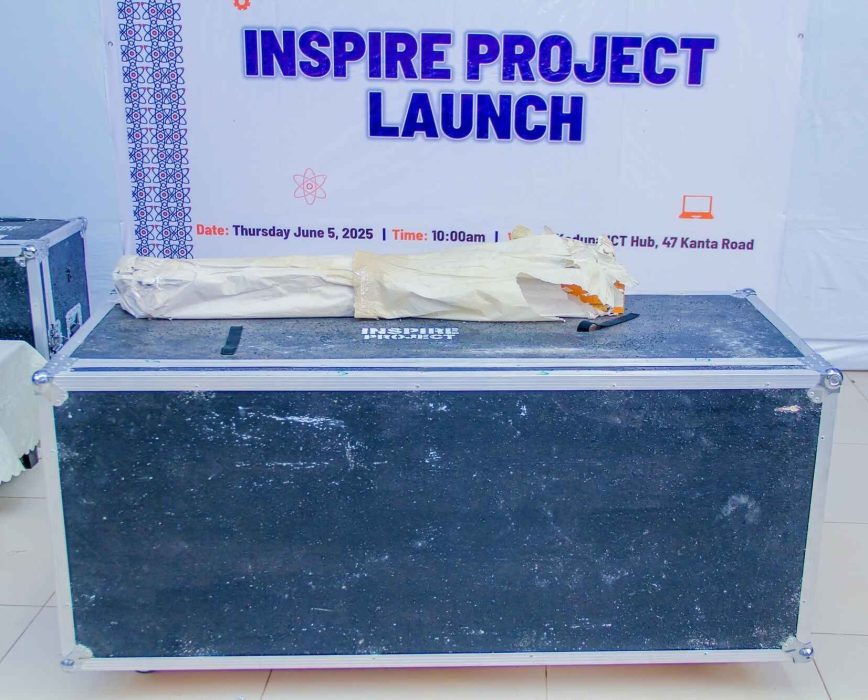 Merge Cubes and Google Cardboard Headsets for AR-VR immersive learning